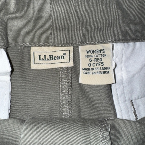 L.L. Bean Olive Utility Skirt
Size 6 - Picture 3 of 3